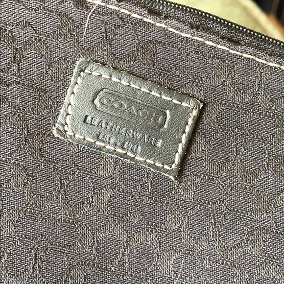 JUST LIKE NEW Coach wristlet black - Picture 5 of 5